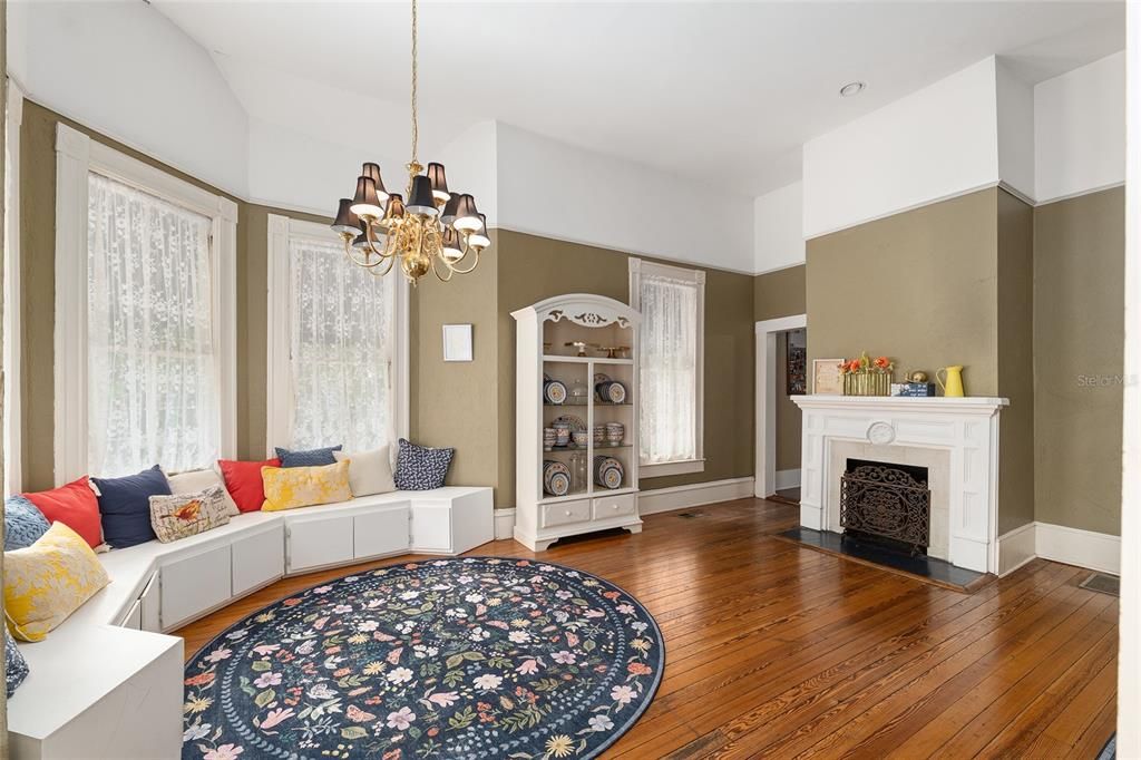 На продажу: $424,900 (4 спален, 2 ванн, 2032 Квадратных фут)