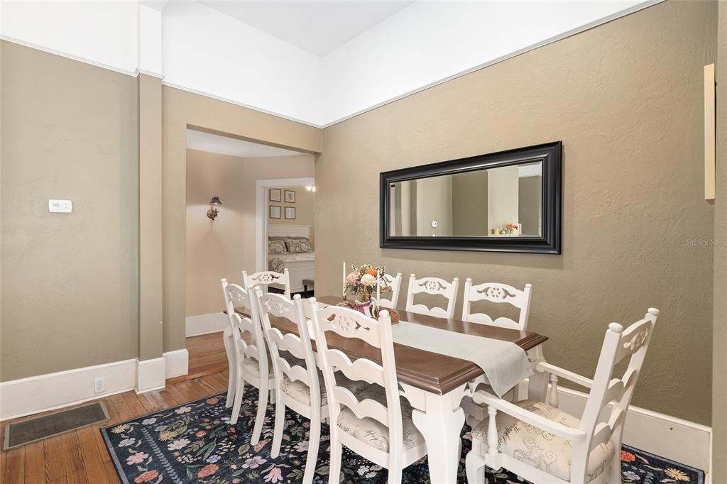 На продажу: $424,900 (4 спален, 2 ванн, 2032 Квадратных фут)