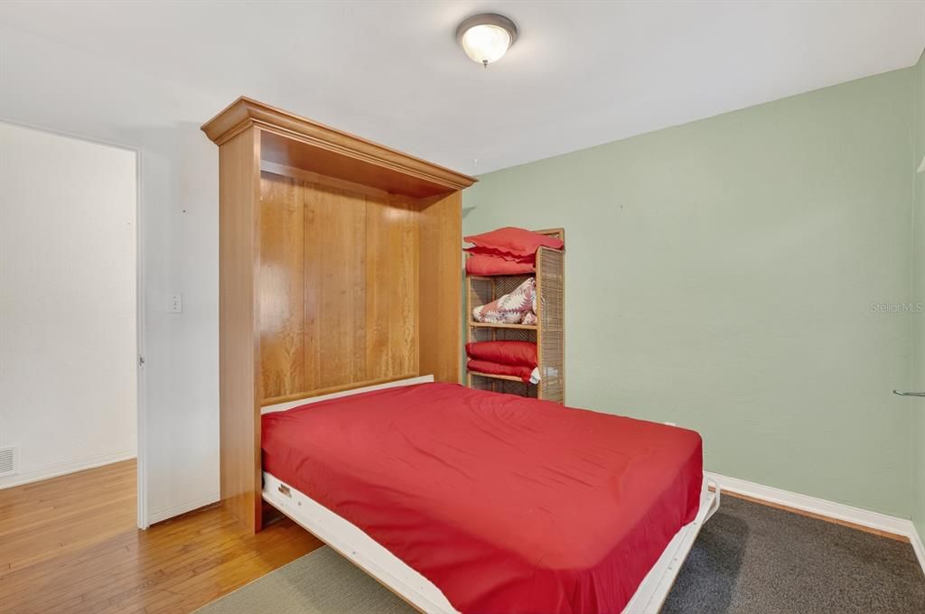 待售: $325,000 (3 贝兹, 1 浴室, 1732 平方英尺)