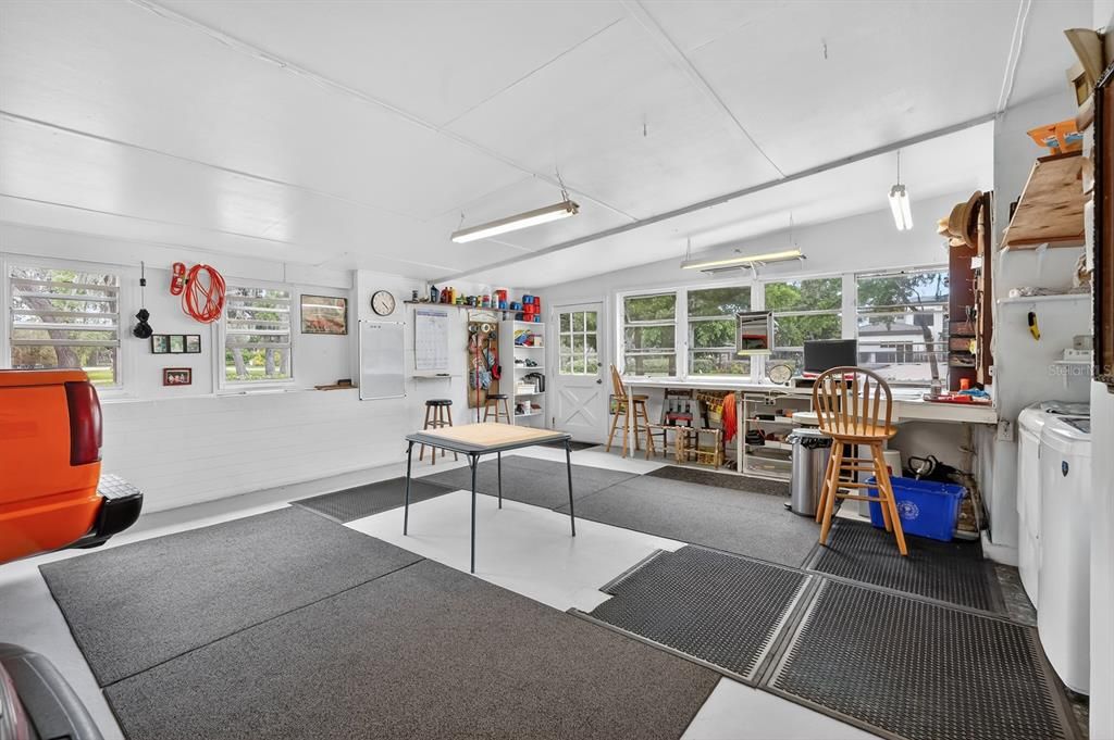 待售: $325,000 (3 贝兹, 1 浴室, 1732 平方英尺)