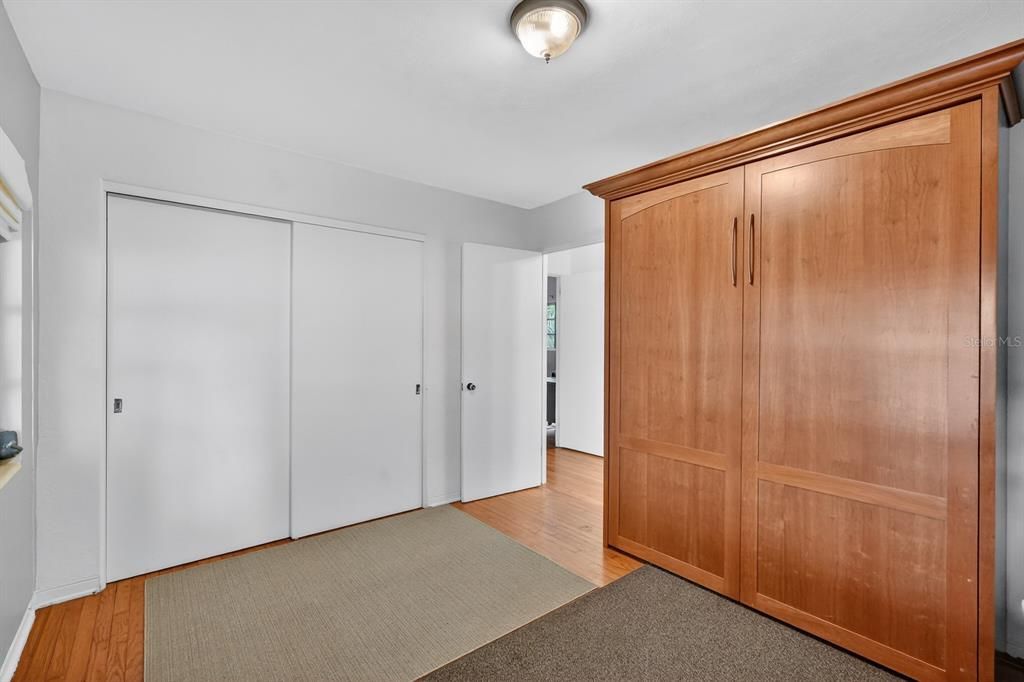 待售: $325,000 (3 贝兹, 1 浴室, 1732 平方英尺)