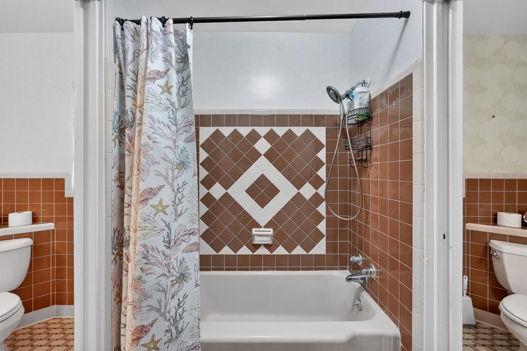 待售: $325,000 (3 贝兹, 1 浴室, 1732 平方英尺)