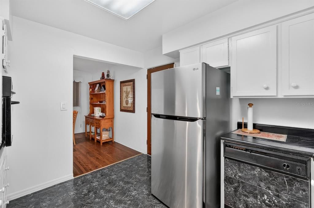 待售: $325,000 (3 贝兹, 1 浴室, 1732 平方英尺)