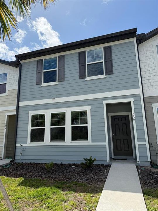 Active With Contract: $2,100 (3 beds, 2 baths, 1594 Square Feet)