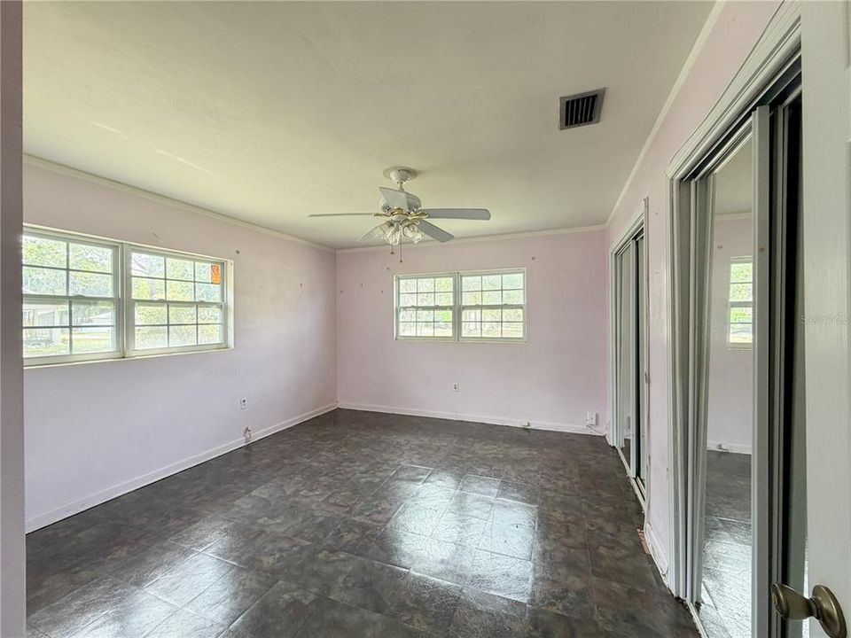 Active With Contract: $162,000 (3 beds, 2 baths, 1765 Square Feet)