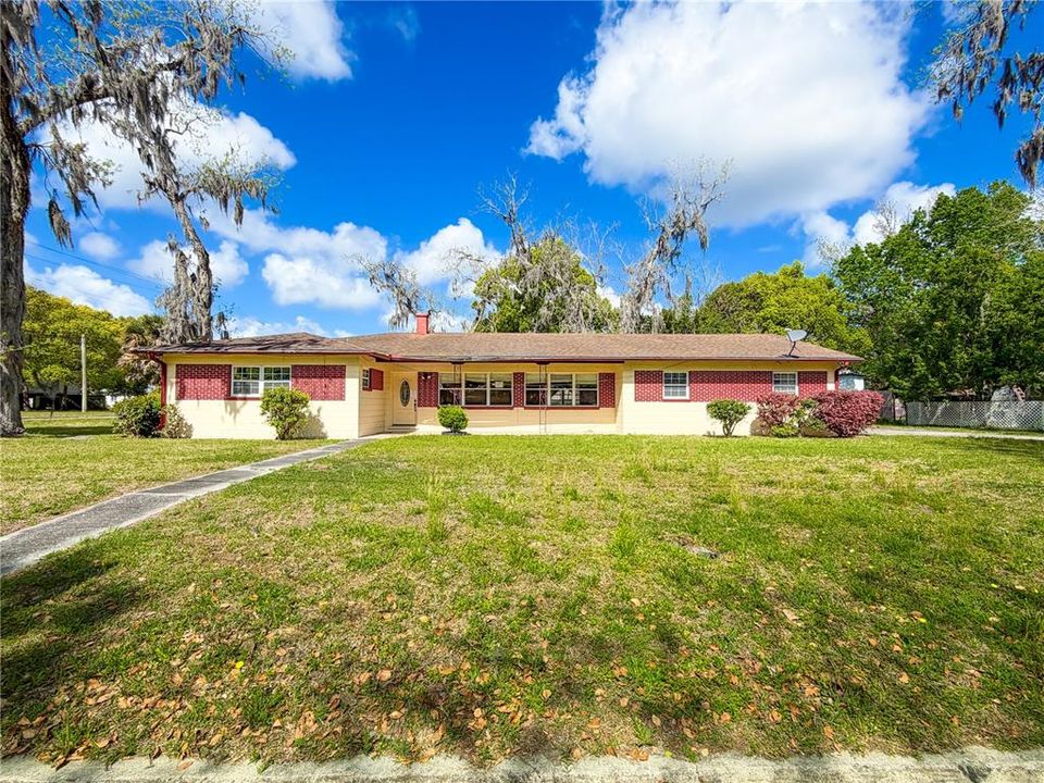 Active With Contract: $162,000 (3 beds, 2 baths, 1765 Square Feet)