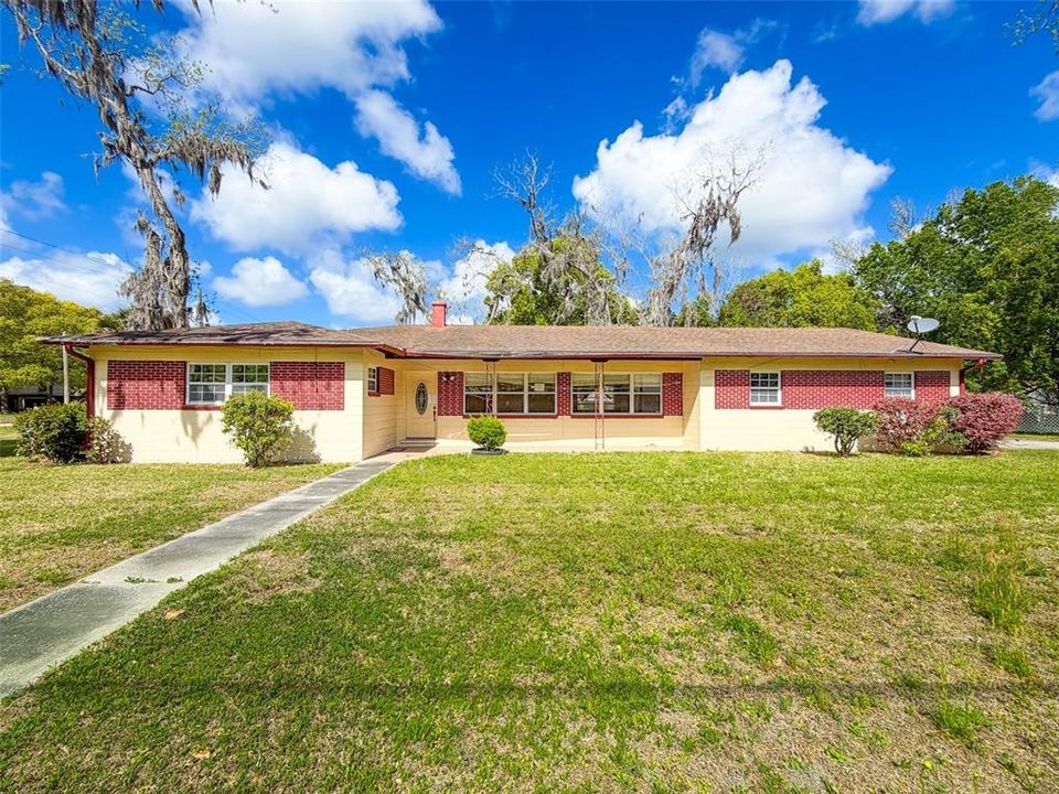 Active With Contract: $162,000 (3 beds, 2 baths, 1765 Square Feet)