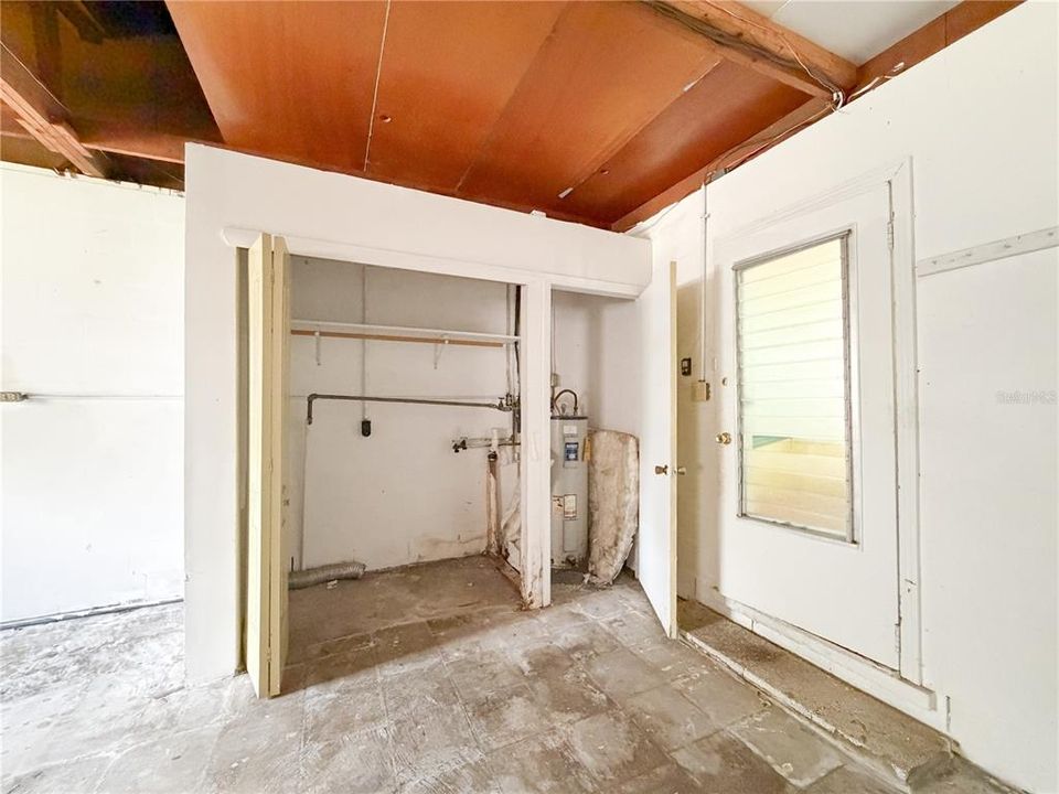 Active With Contract: $162,000 (3 beds, 2 baths, 1765 Square Feet)