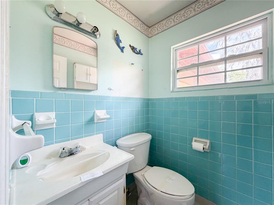 Active With Contract: $162,000 (3 beds, 2 baths, 1765 Square Feet)