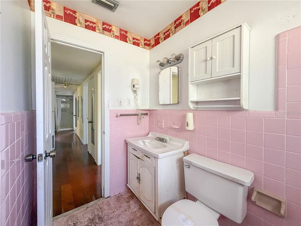 Active With Contract: $162,000 (3 beds, 2 baths, 1765 Square Feet)