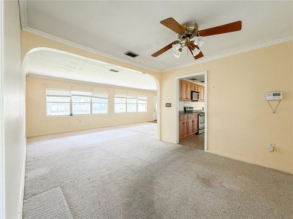 Active With Contract: $162,000 (3 beds, 2 baths, 1765 Square Feet)
