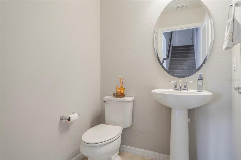 Activo con contrato: $2,950 (3 camas, 2 baños, 1825 Pies cuadrados)