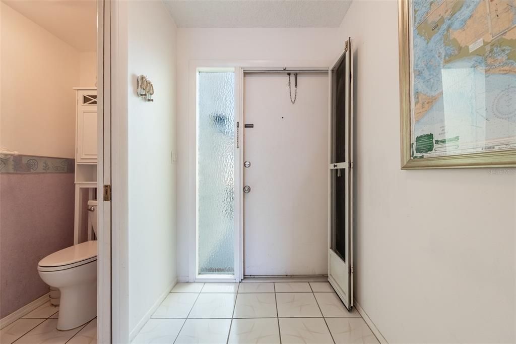 На продажу: $180,000 (2 спален, 2 ванн, 1026 Квадратных фут)