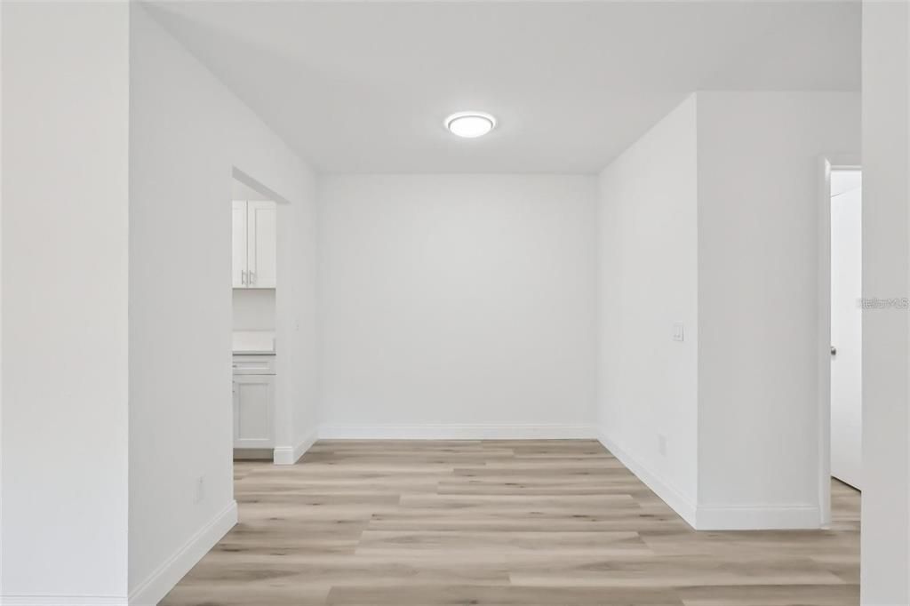 Activo con contrato: $1,800 (2 camas, 2 baños, 1127 Pies cuadrados)