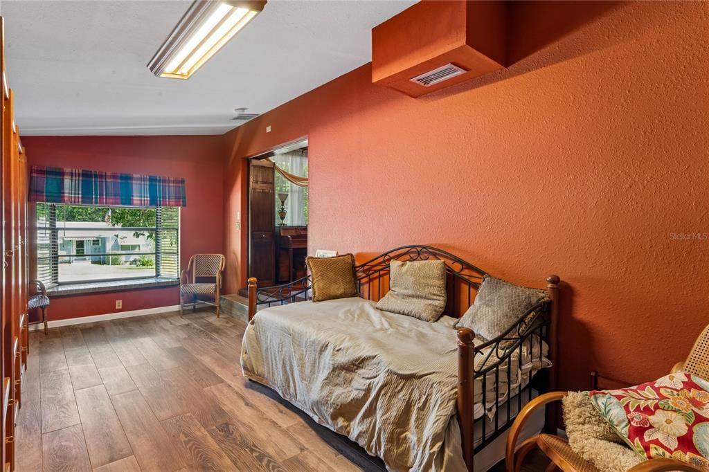 En Venta: $375,000 (3 camas, 2 baños, 2180 Pies cuadrados)
