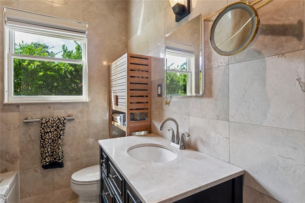 En Venta: $375,000 (3 camas, 2 baños, 2180 Pies cuadrados)