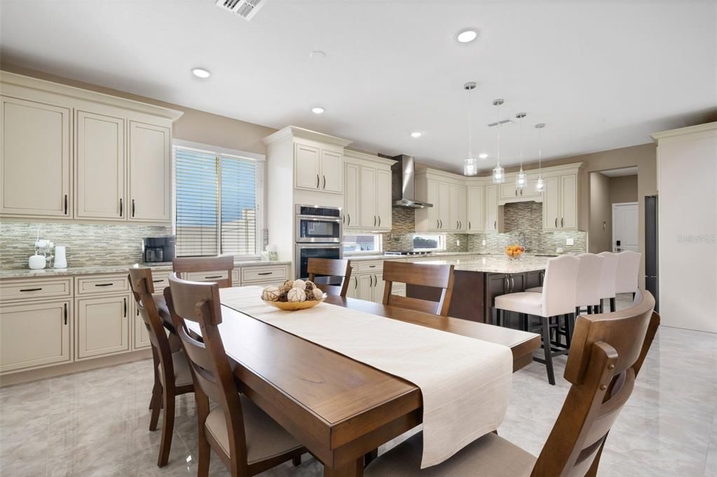 For Sale: $1,075,000 (5 beds, 5 baths, 3752 Square Feet)