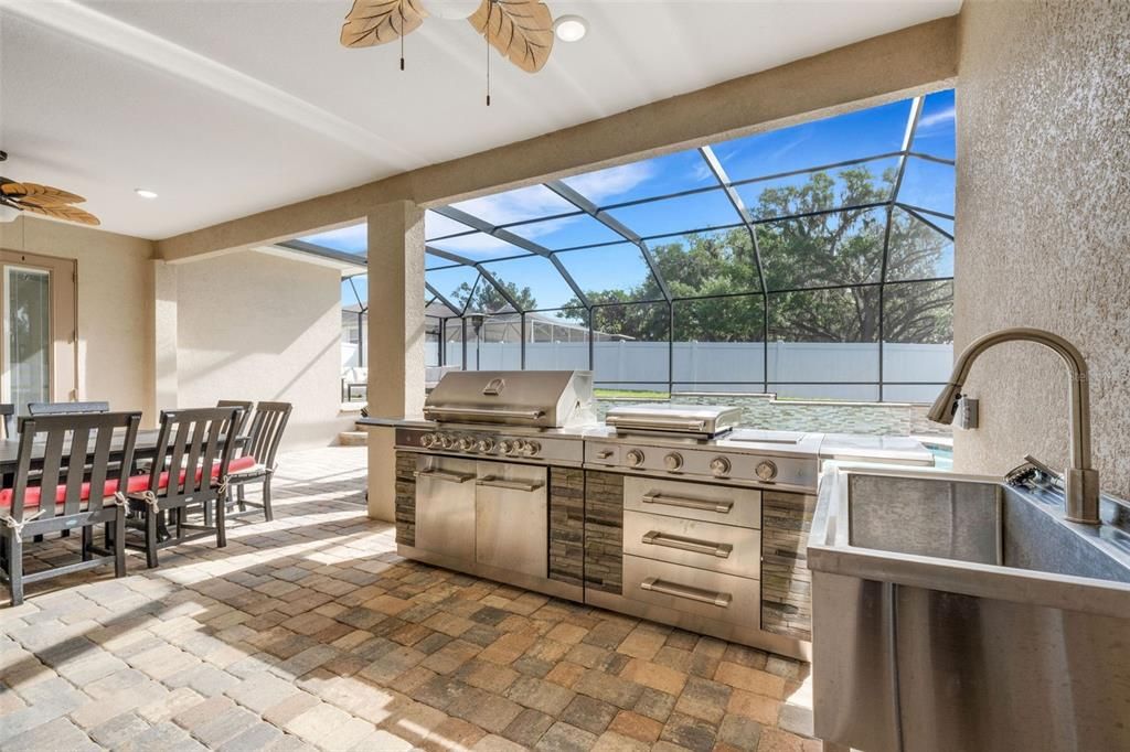 For Sale: $1,075,000 (5 beds, 5 baths, 3752 Square Feet)