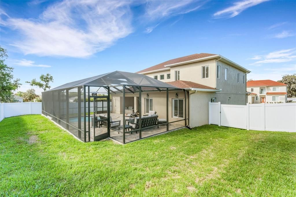 For Sale: $1,075,000 (5 beds, 5 baths, 3752 Square Feet)