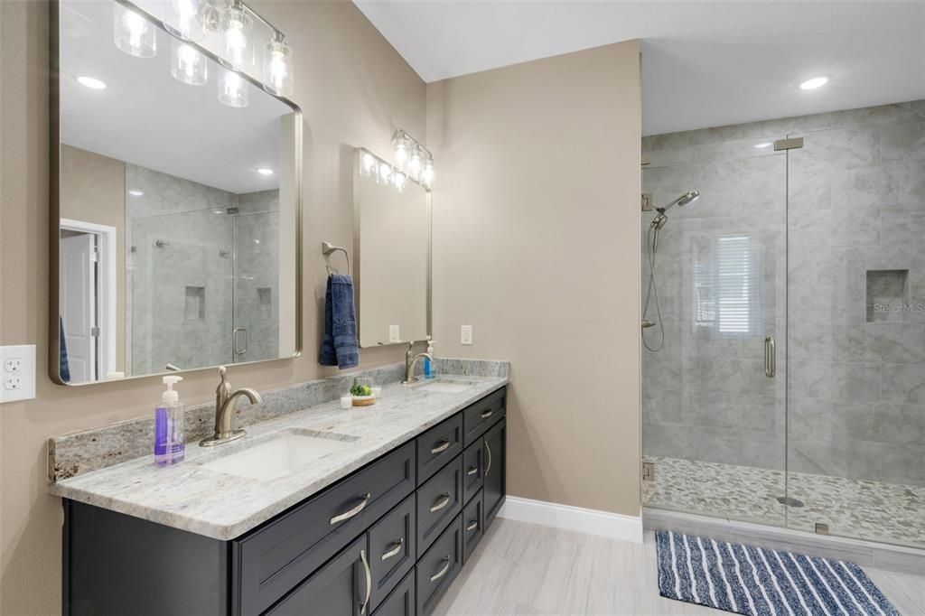 For Sale: $1,075,000 (5 beds, 5 baths, 3752 Square Feet)