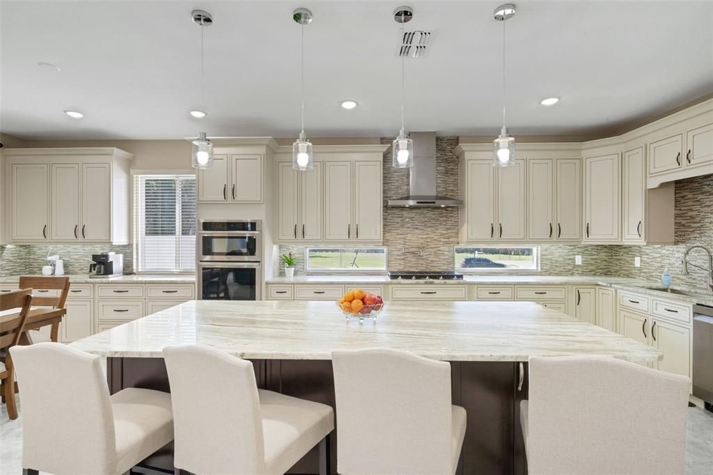 For Sale: $1,075,000 (5 beds, 5 baths, 3752 Square Feet)
