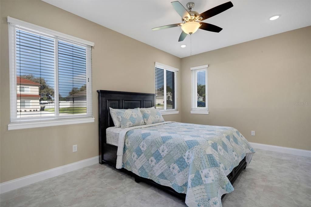 For Sale: $1,075,000 (5 beds, 5 baths, 3752 Square Feet)
