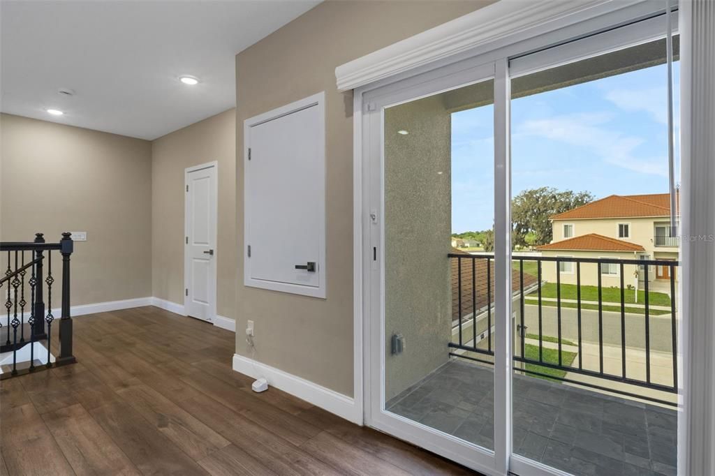 For Sale: $1,075,000 (5 beds, 5 baths, 3752 Square Feet)