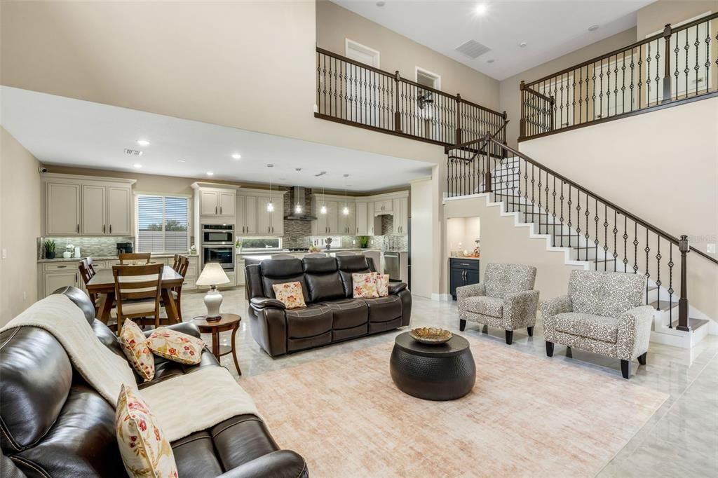 For Sale: $1,075,000 (5 beds, 5 baths, 3752 Square Feet)