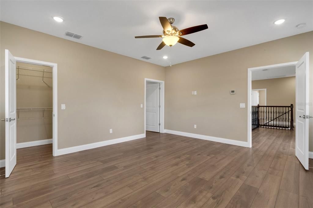 For Sale: $1,075,000 (5 beds, 5 baths, 3752 Square Feet)