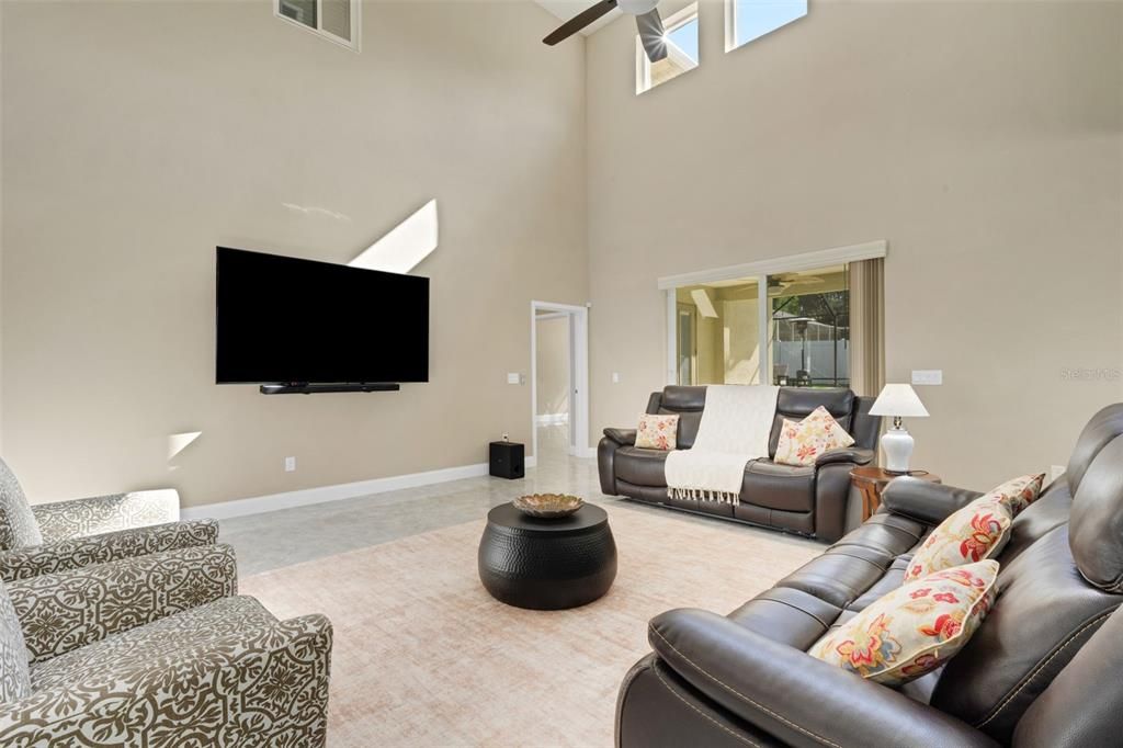 For Sale: $1,075,000 (5 beds, 5 baths, 3752 Square Feet)