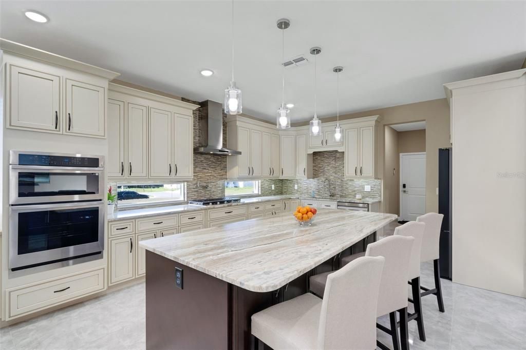 For Sale: $1,075,000 (5 beds, 5 baths, 3752 Square Feet)