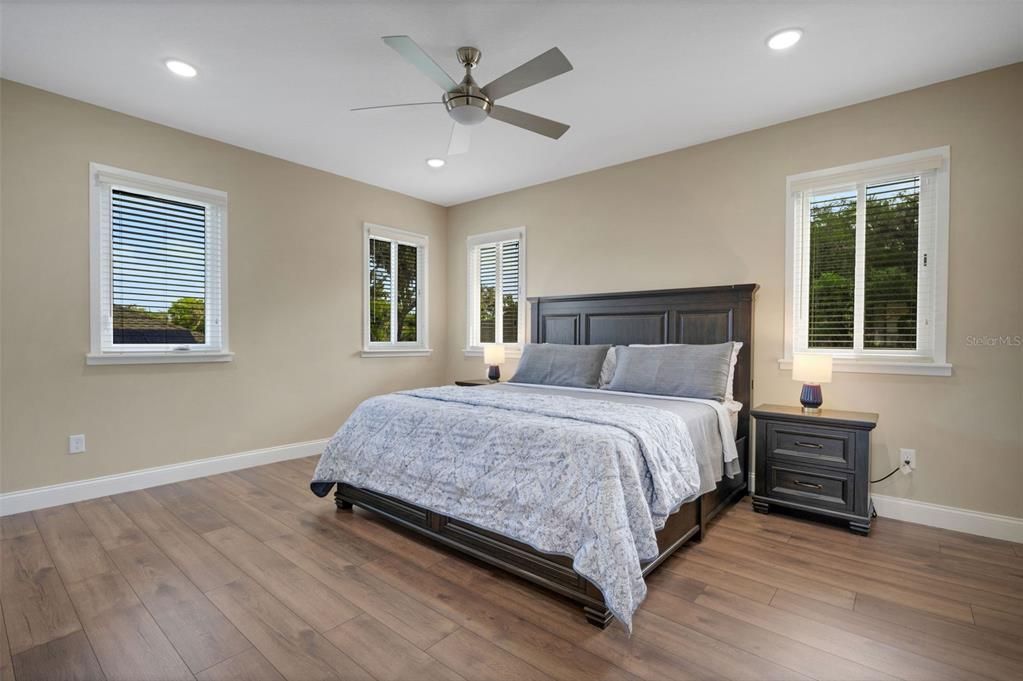 For Sale: $1,075,000 (5 beds, 5 baths, 3752 Square Feet)