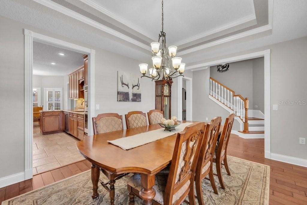 Activo con contrato: $975,000 (4 camas, 2 baños, 3262 Pies cuadrados)