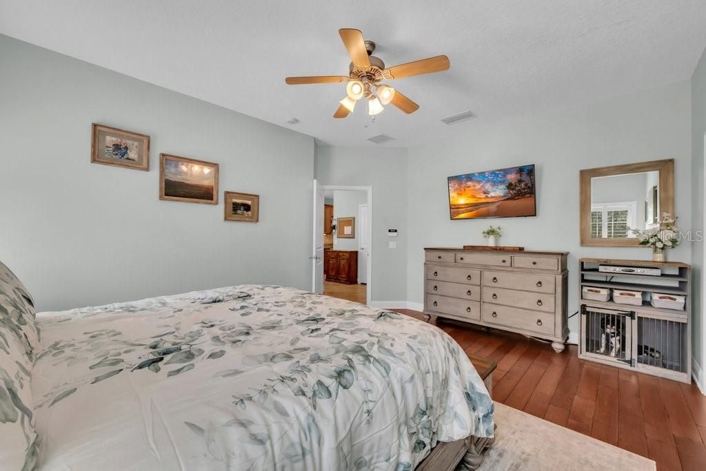 Activo con contrato: $975,000 (4 camas, 2 baños, 3262 Pies cuadrados)