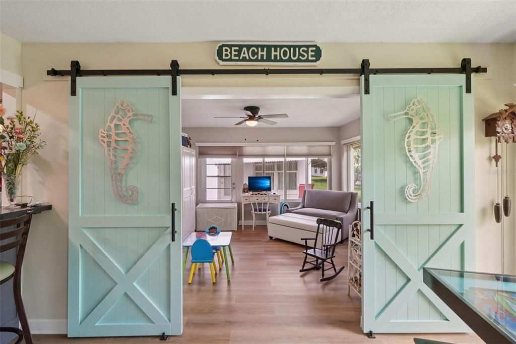 На продажу: $389,900 (2 спален, 2 ванн, 1776 Квадратных фут)