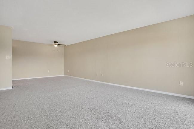 For Sale: $114,000 (2 beds, 1 baths, 881 Square Feet)