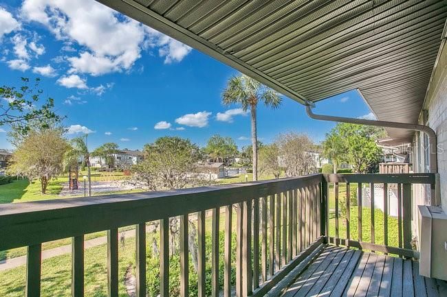 For Sale: $114,000 (2 beds, 1 baths, 881 Square Feet)