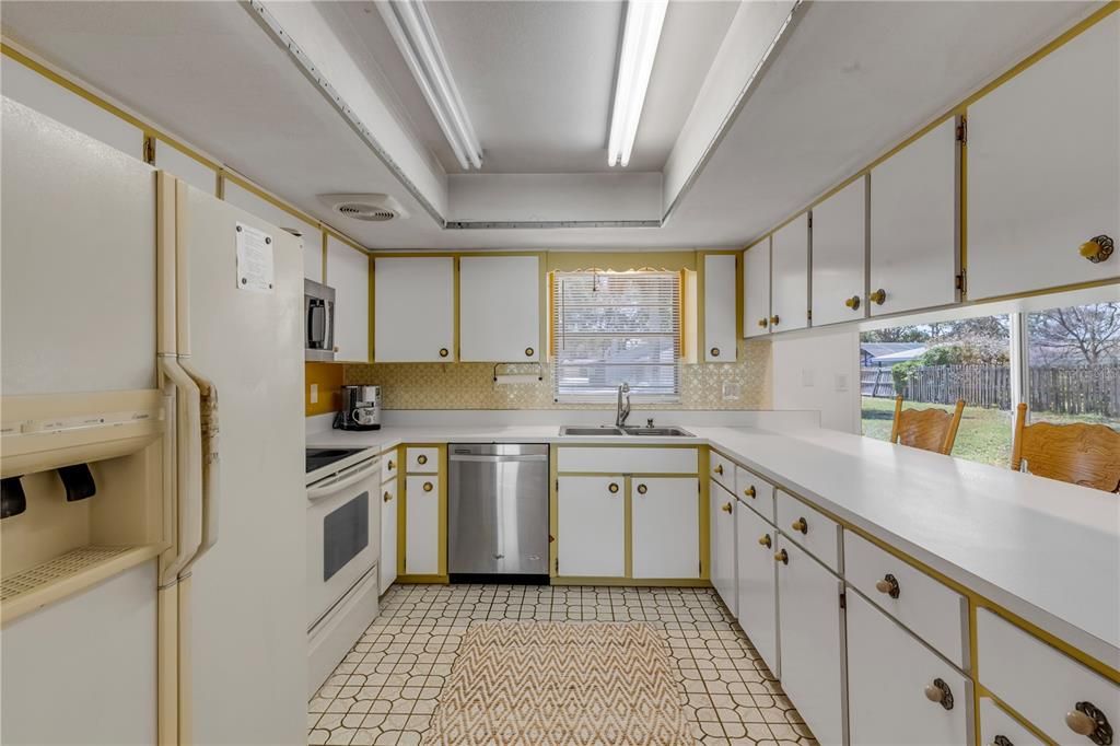 Activo con contrato: $598,000 (3 camas, 2 baños, 1583 Pies cuadrados)