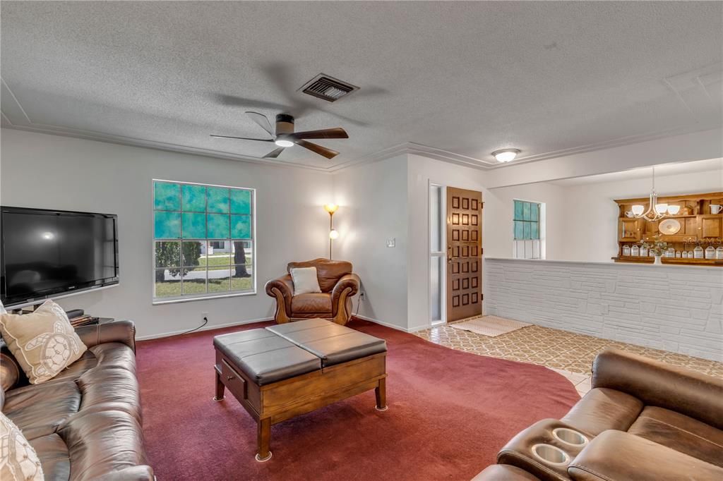 Activo con contrato: $598,000 (3 camas, 2 baños, 1583 Pies cuadrados)