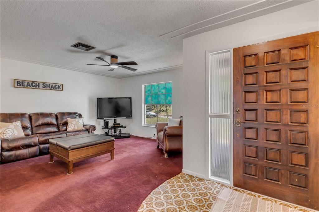 Activo con contrato: $598,000 (3 camas, 2 baños, 1583 Pies cuadrados)