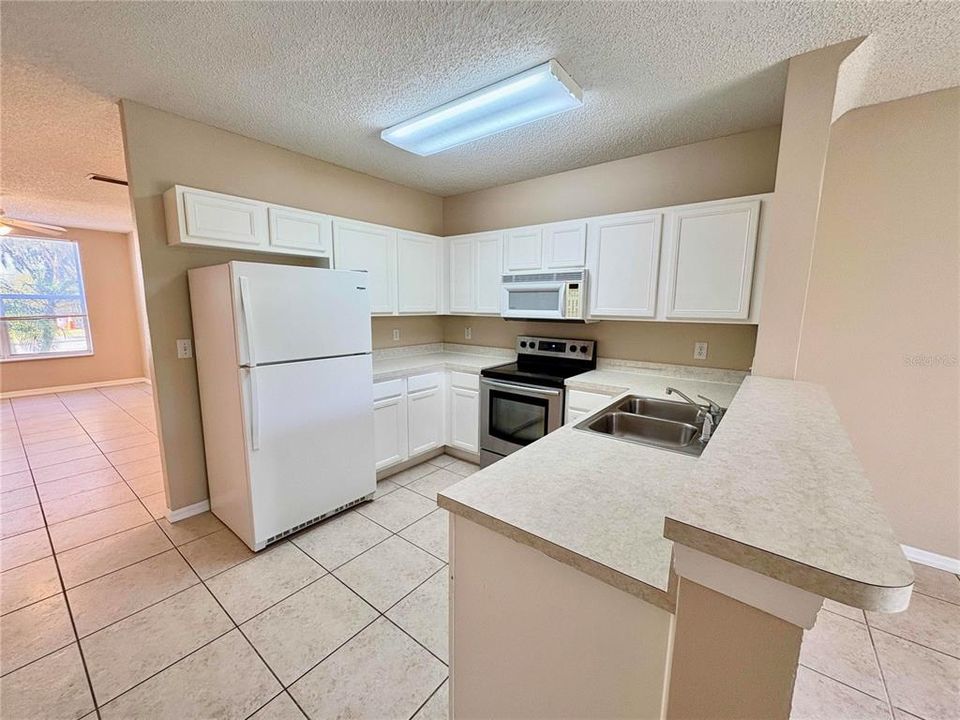 Active With Contract: $229,000 (3 beds, 2 baths, 1506 Square Feet)