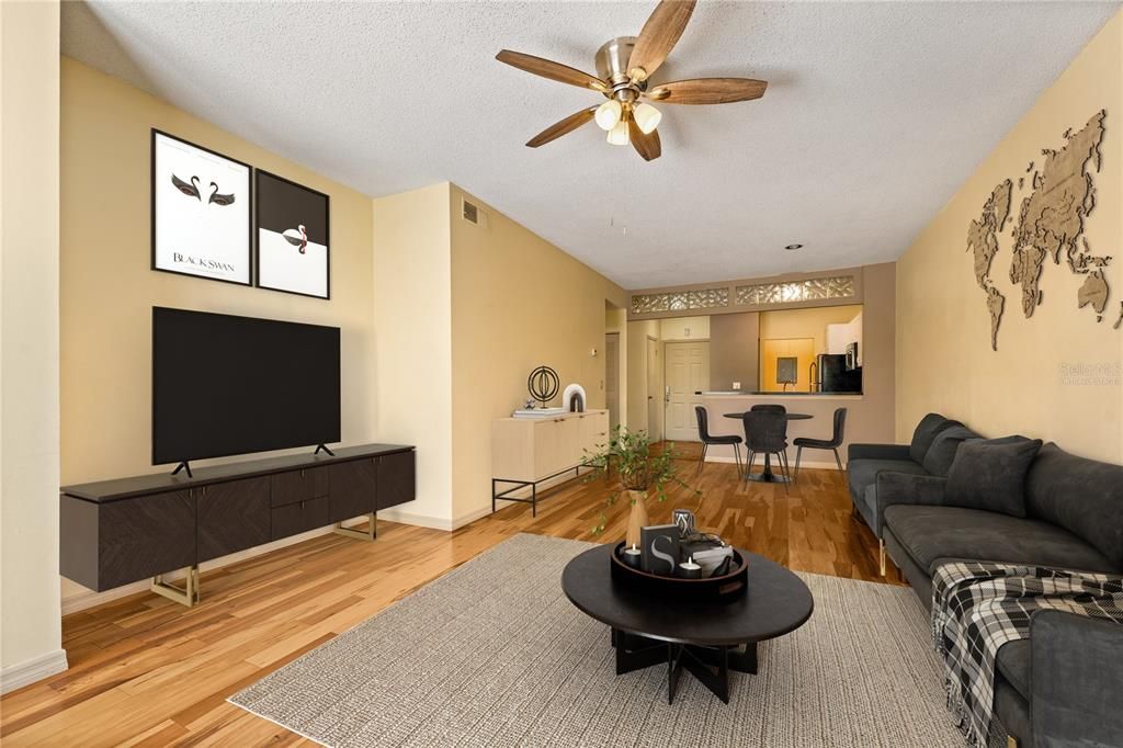 For Sale: $172,900 (2 beds, 2 baths, 990 Square Feet)