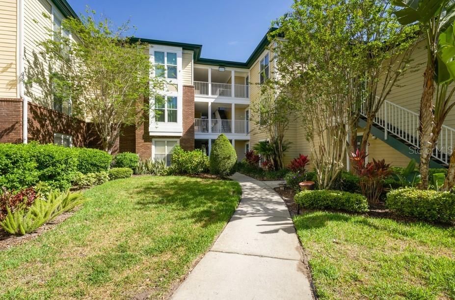 For Sale: $172,900 (2 beds, 2 baths, 990 Square Feet)