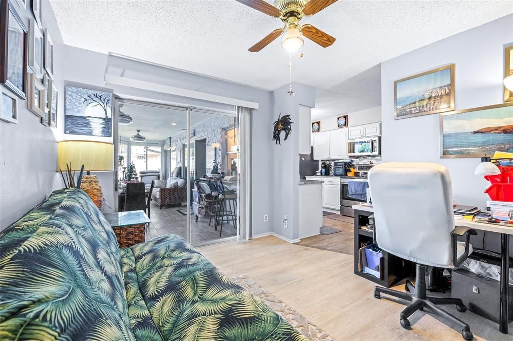 Activo con contrato: $354,000 (2 camas, 2 baños, 1306 Pies cuadrados)