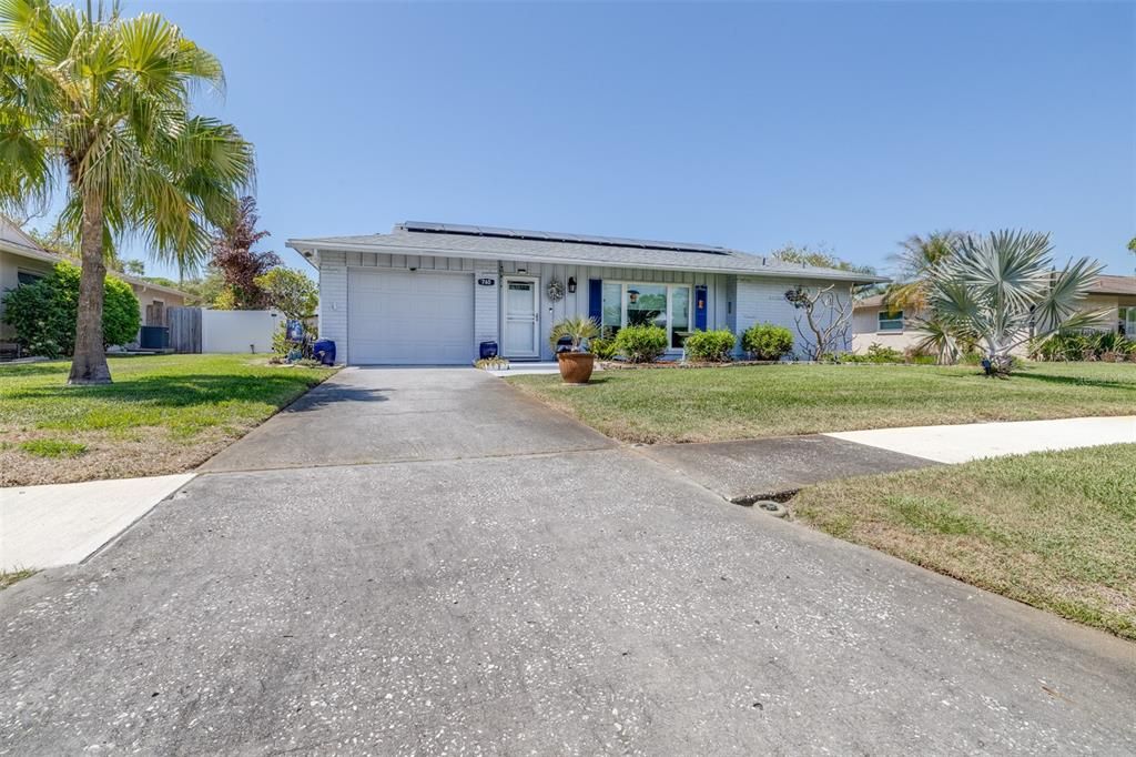 Activo con contrato: $354,000 (2 camas, 2 baños, 1306 Pies cuadrados)