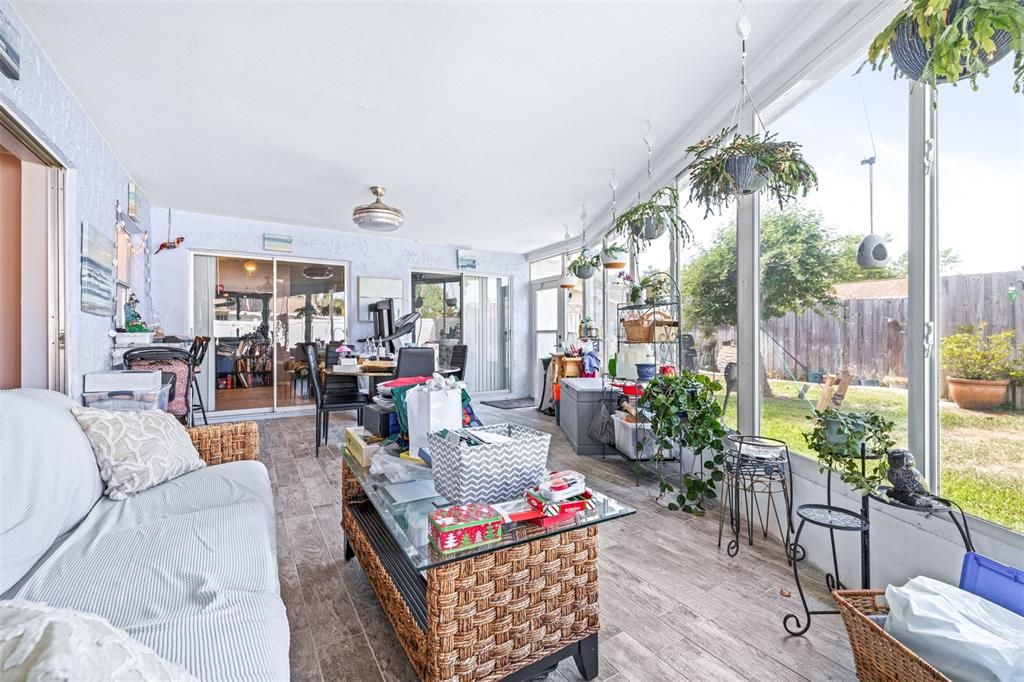 Activo con contrato: $354,000 (2 camas, 2 baños, 1306 Pies cuadrados)