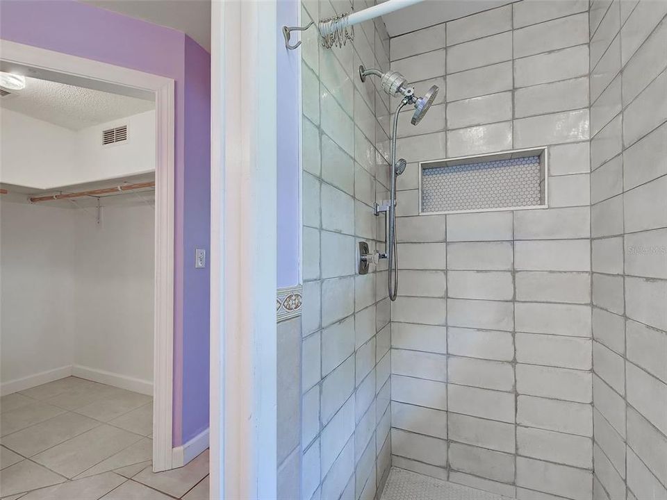 Под контрактом: $429,000 (3 спален, 2 ванн, 1664 Квадратных фут)