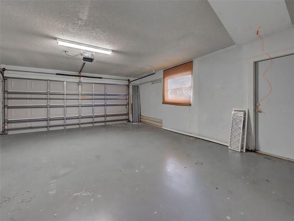 Под контрактом: $429,000 (3 спален, 2 ванн, 1664 Квадратных фут)