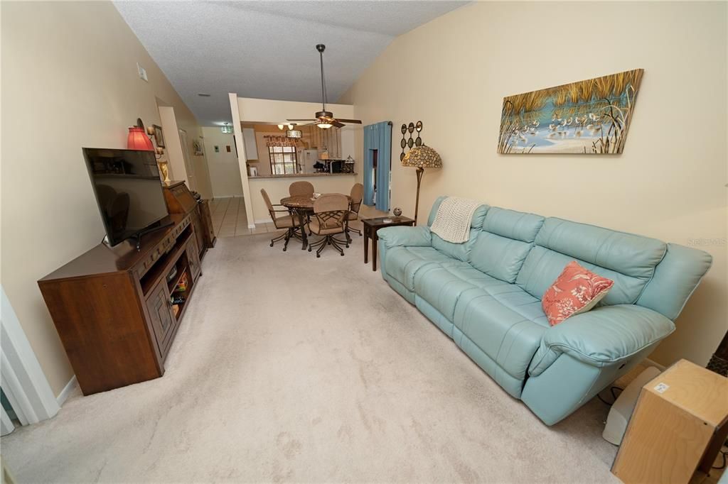 На продажу: $214,000 (2 спален, 2 ванн, 970 Квадратных фут)