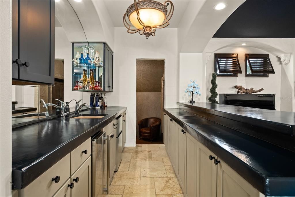 En Venta: $1,450,000 (4 camas, 3 baños, 4301 Pies cuadrados)
